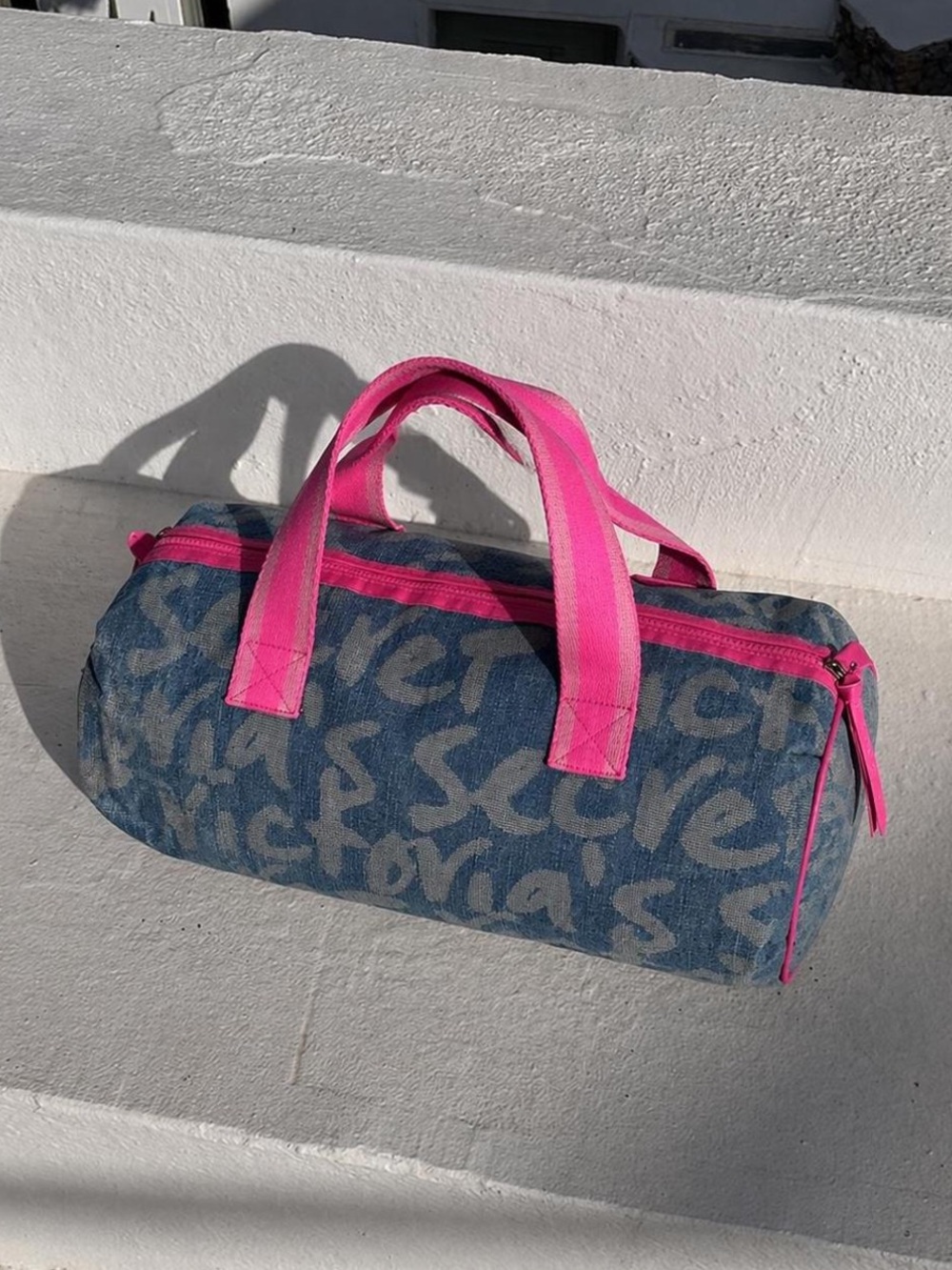 Rare Y2K Victoria’s Secret Duffle Bag 💕